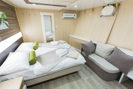 Lower deck cabin